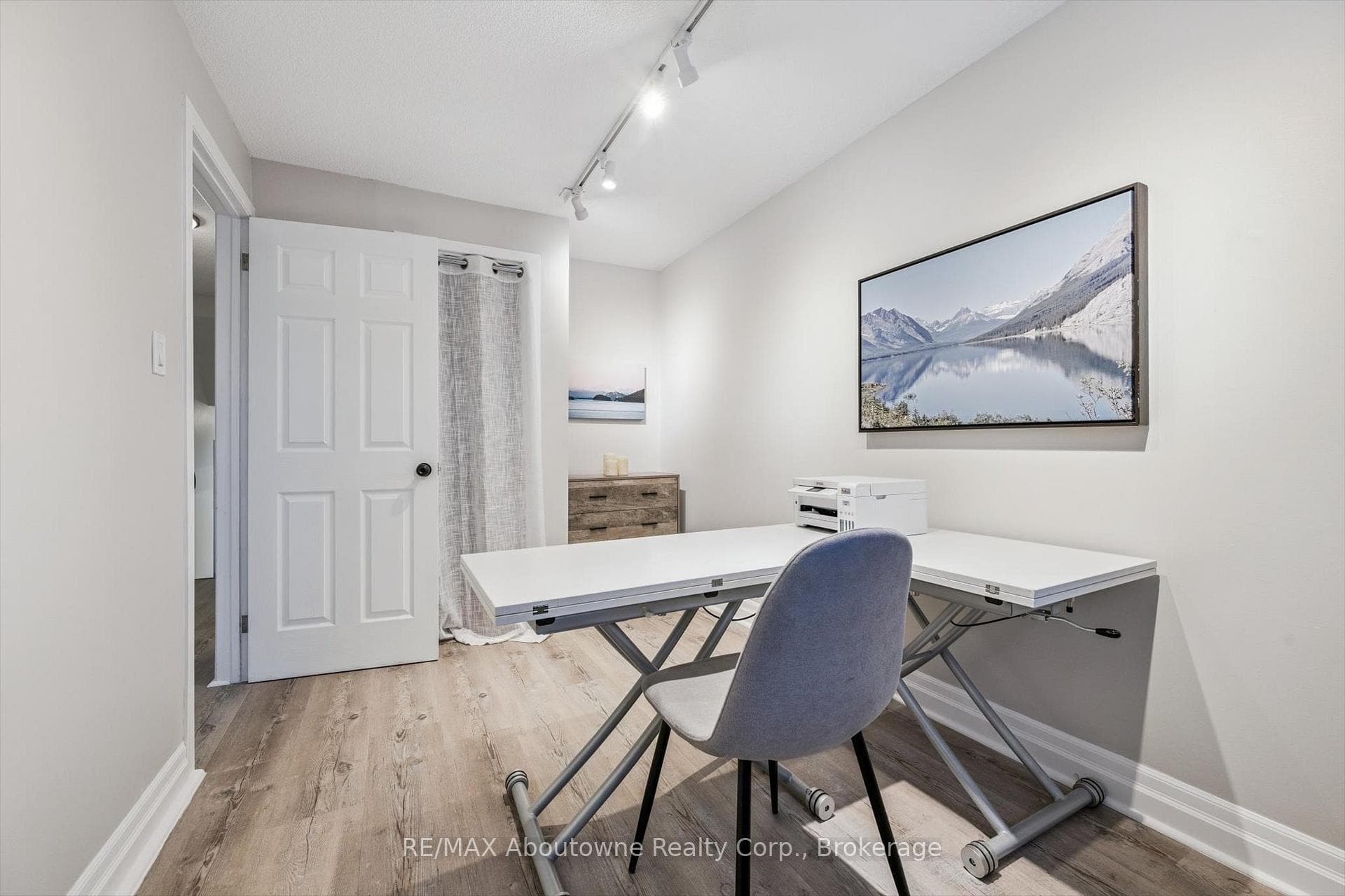 637 Lomond Crescent - Semi-Detached photo 17 of 23 in Burlington, Ontario