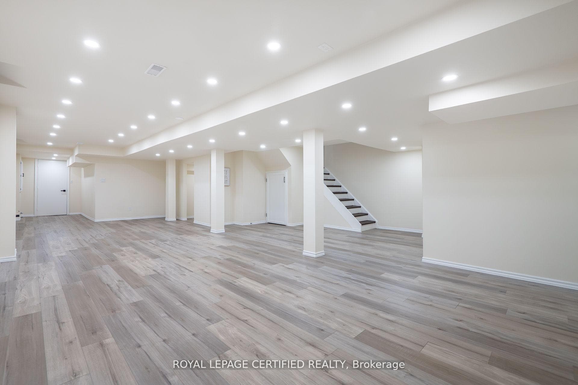 643 Garden Walk - Detached photo 41 of 50 in Mississauga, Ontario