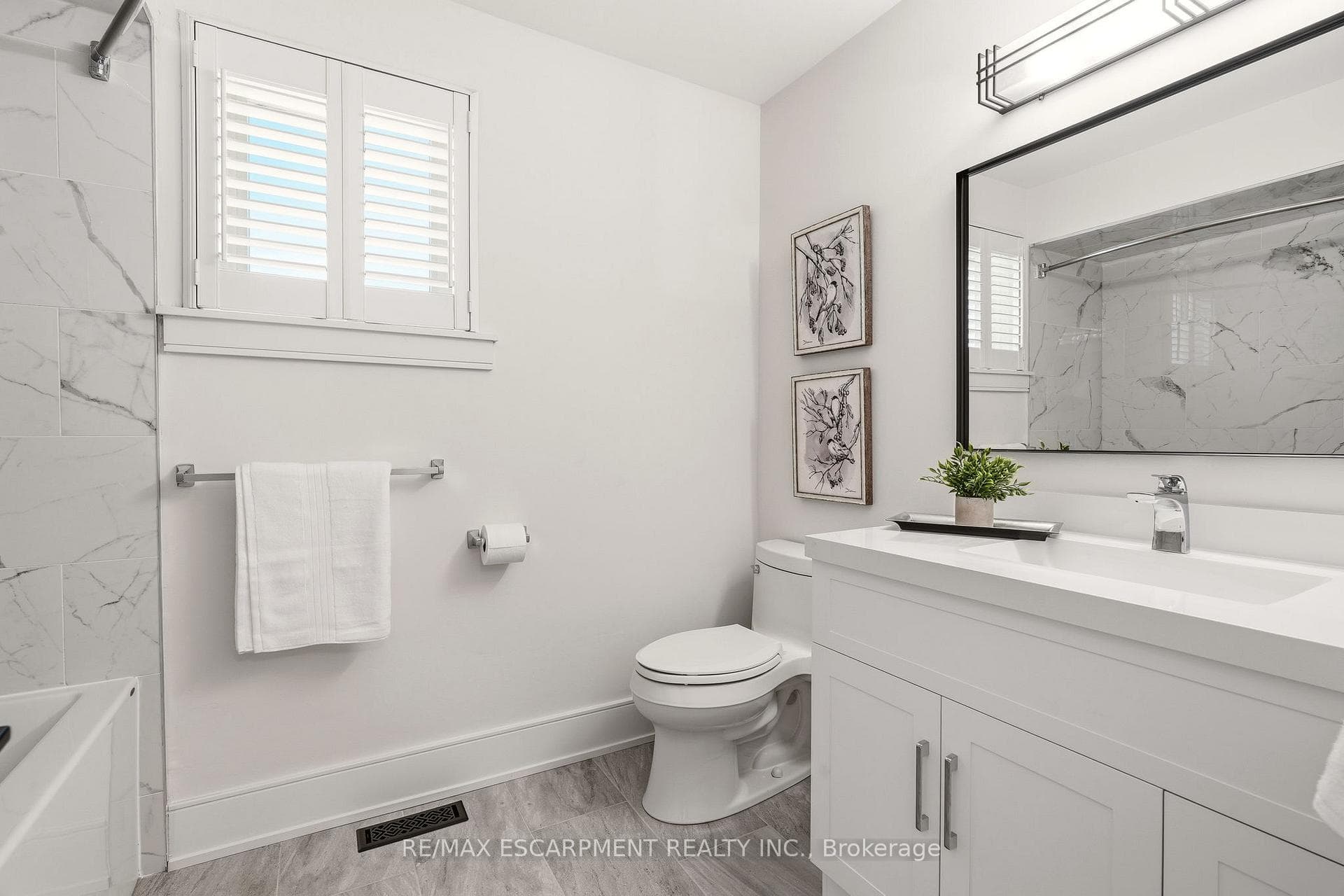 2347 Tweedsmuir Court - Detached photo 27 of 48 in Burlington, Ontario