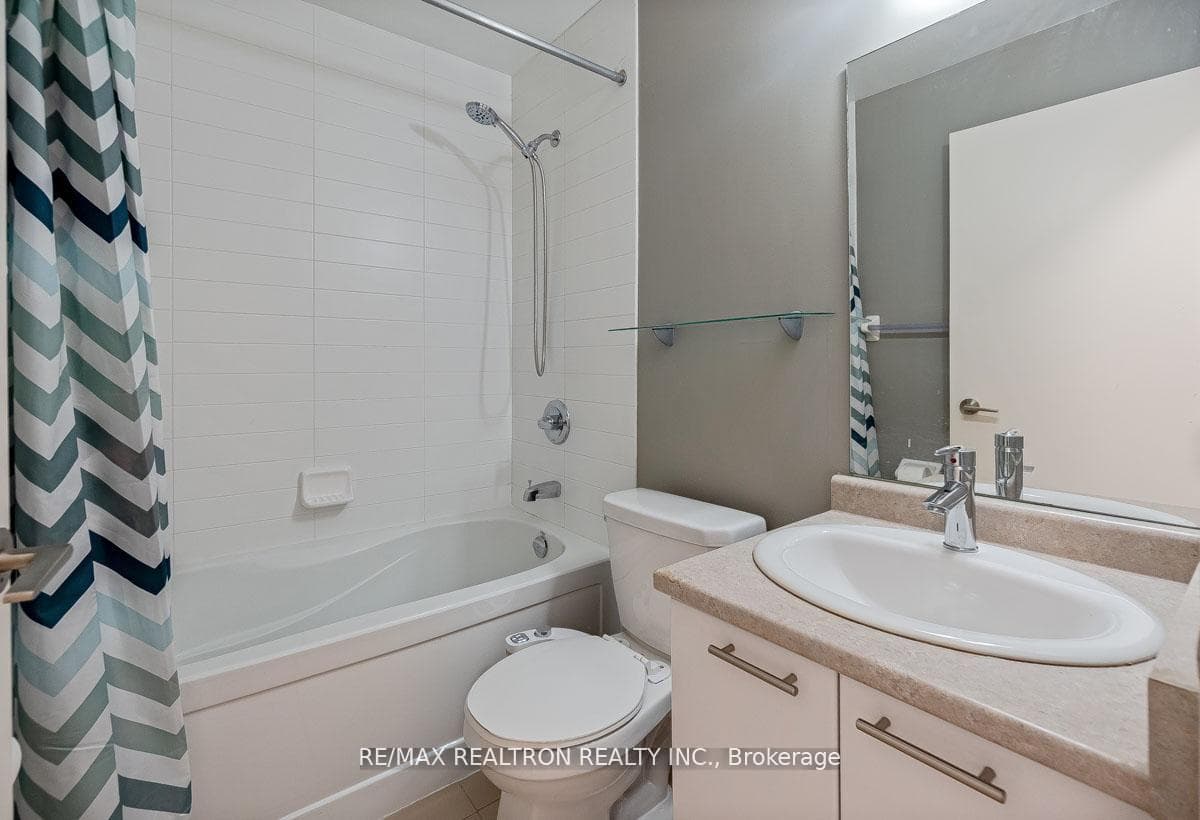 15 Bruyeres Mews Unit 1008 - Condo photo 20 of 33 in Downtown Toronto / Waterfront, Ontario