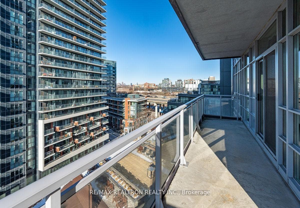 15 Bruyeres Mews Unit 1008 - Condo photo 23 of 33 in Downtown Toronto / Waterfront, Ontario