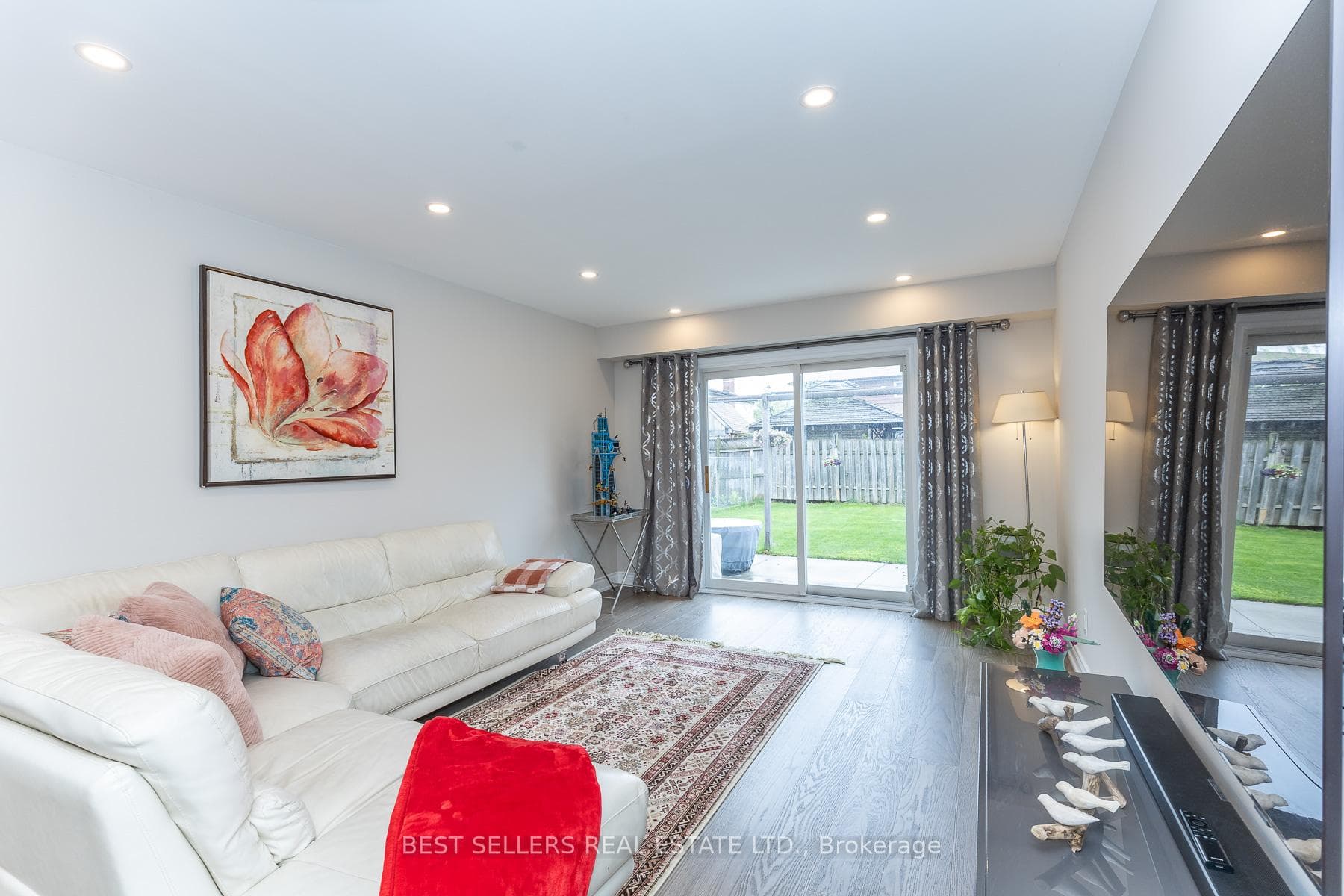 2554 Palisander Avenue - Semi-Detached photo 7 of 31 in Mississauga, Ontario