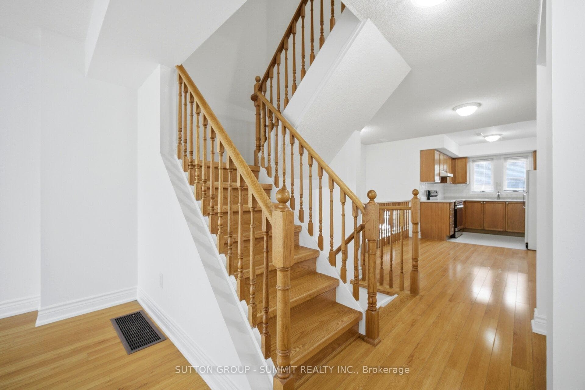 1050 Bristol Road Unit 111 - Condo photo 8 of 16 in Mississauga, Ontario