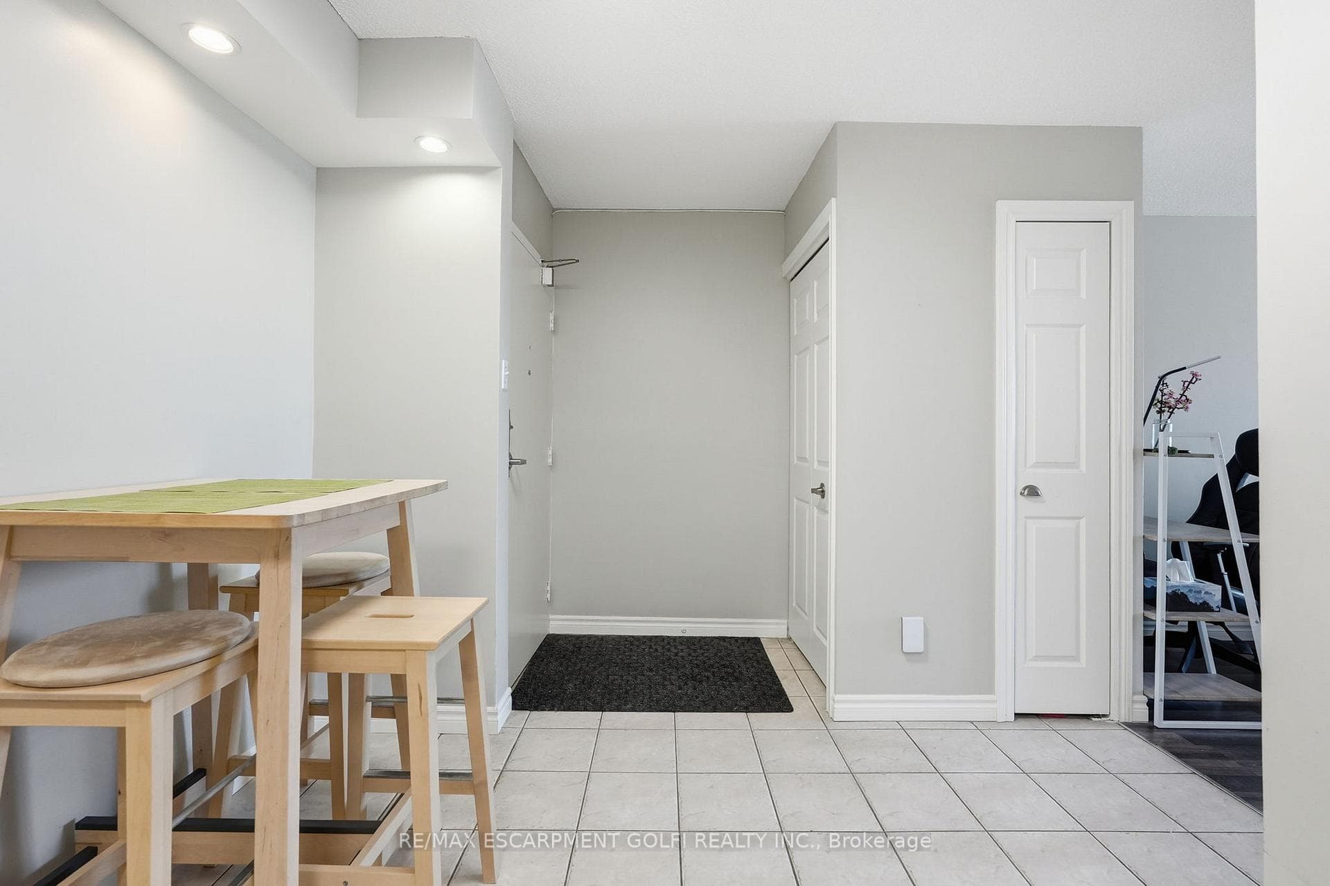 30 Summit Avenue Unit 505 - Condo photo 7 of 28 in Hamilton, Ontario
