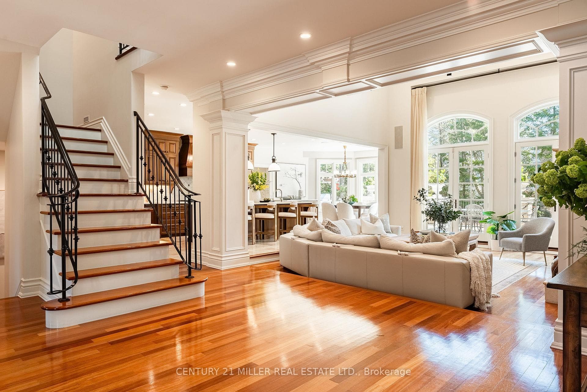 2096 Lakeshore Road - Detached photo 8 of 48 in Oakville, Ontario