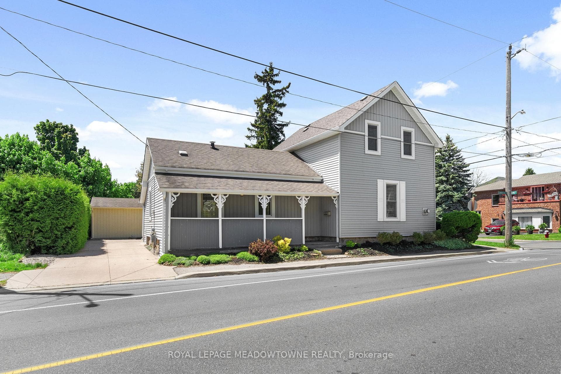 272 Pine Street - Detached photo 1 of 32 in Milton, Ontario