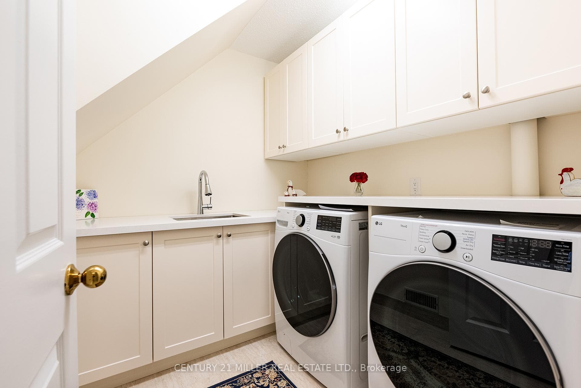 23 Chisholm Street - Townhouse photo 24 of 33 in Oakville, Ontario