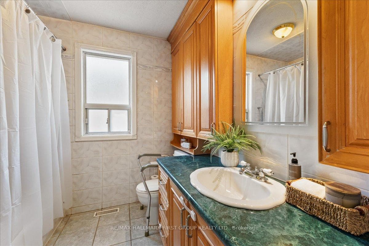 2690 Islington Avenue - Detached photo 21 of 45 in Etobicoke (West Mall / Rexdale), Ontario