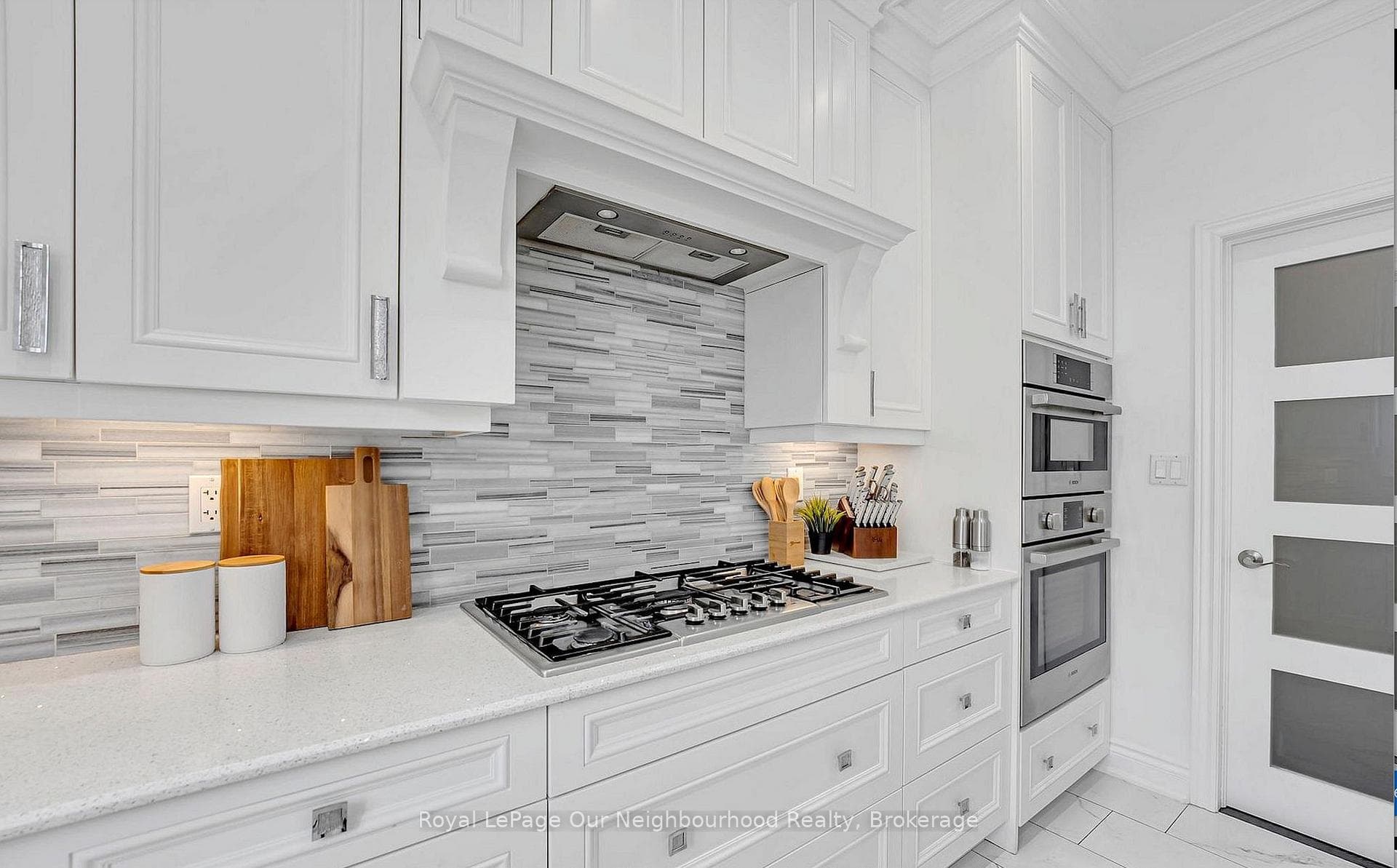 4689 Leanna Heights Road - Detached photo 11 of 39 in Burlington, Ontario