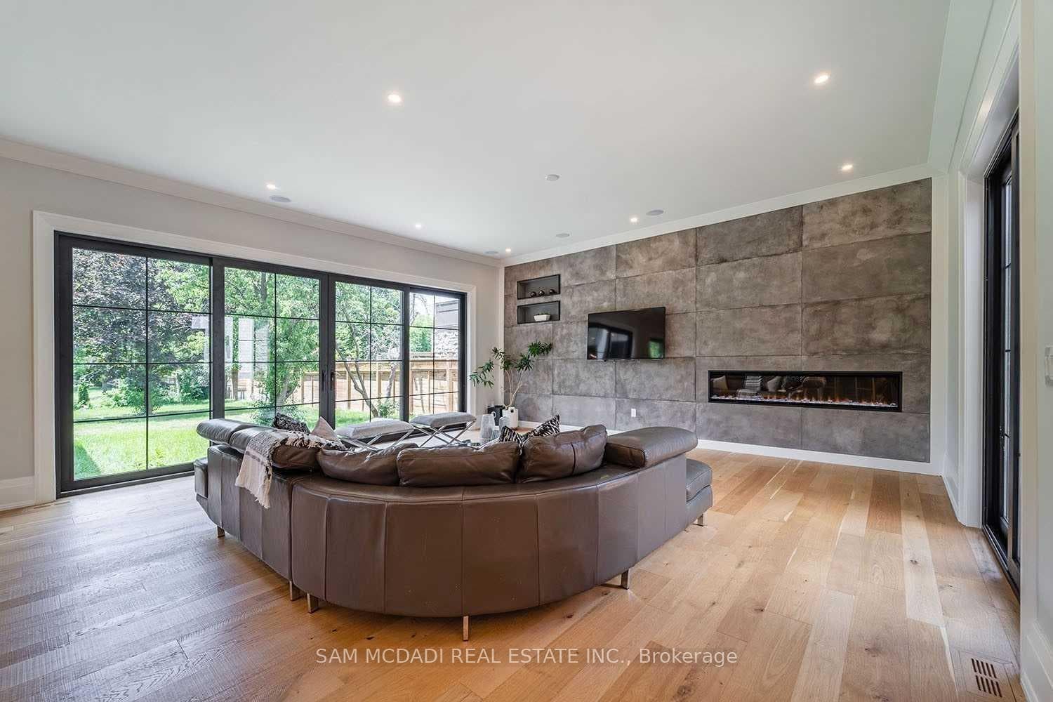 584 Fourth Line - New Construction photo 14 of 50 in Oakville, Ontario