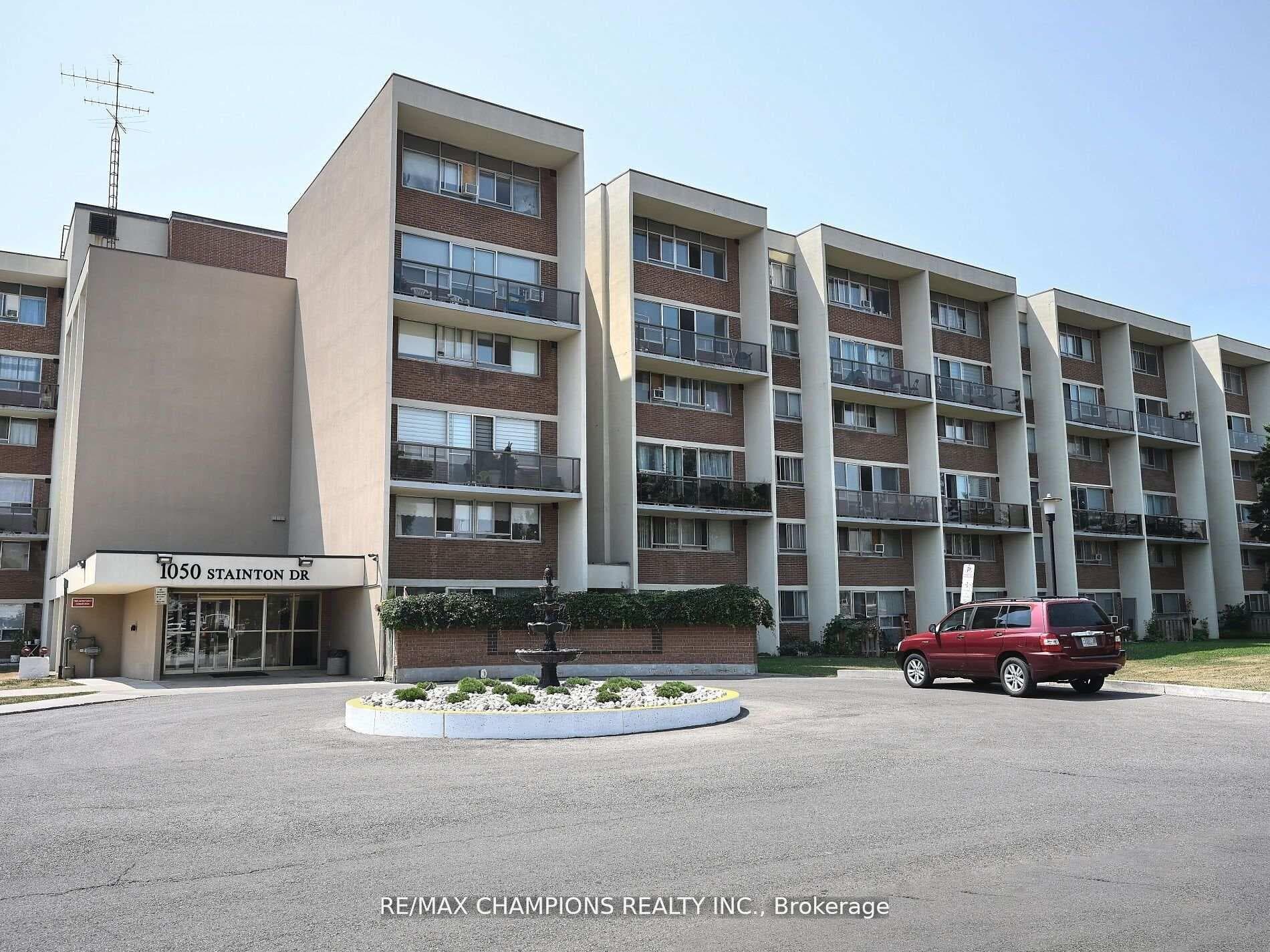 1050 Stainton Drive Unit 112 - home for sale in Mississauga, Ontario