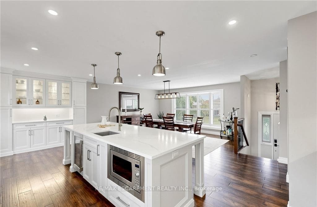 1365 Ester Drive - Detached photo 13 of 48 in Burlington, Ontario