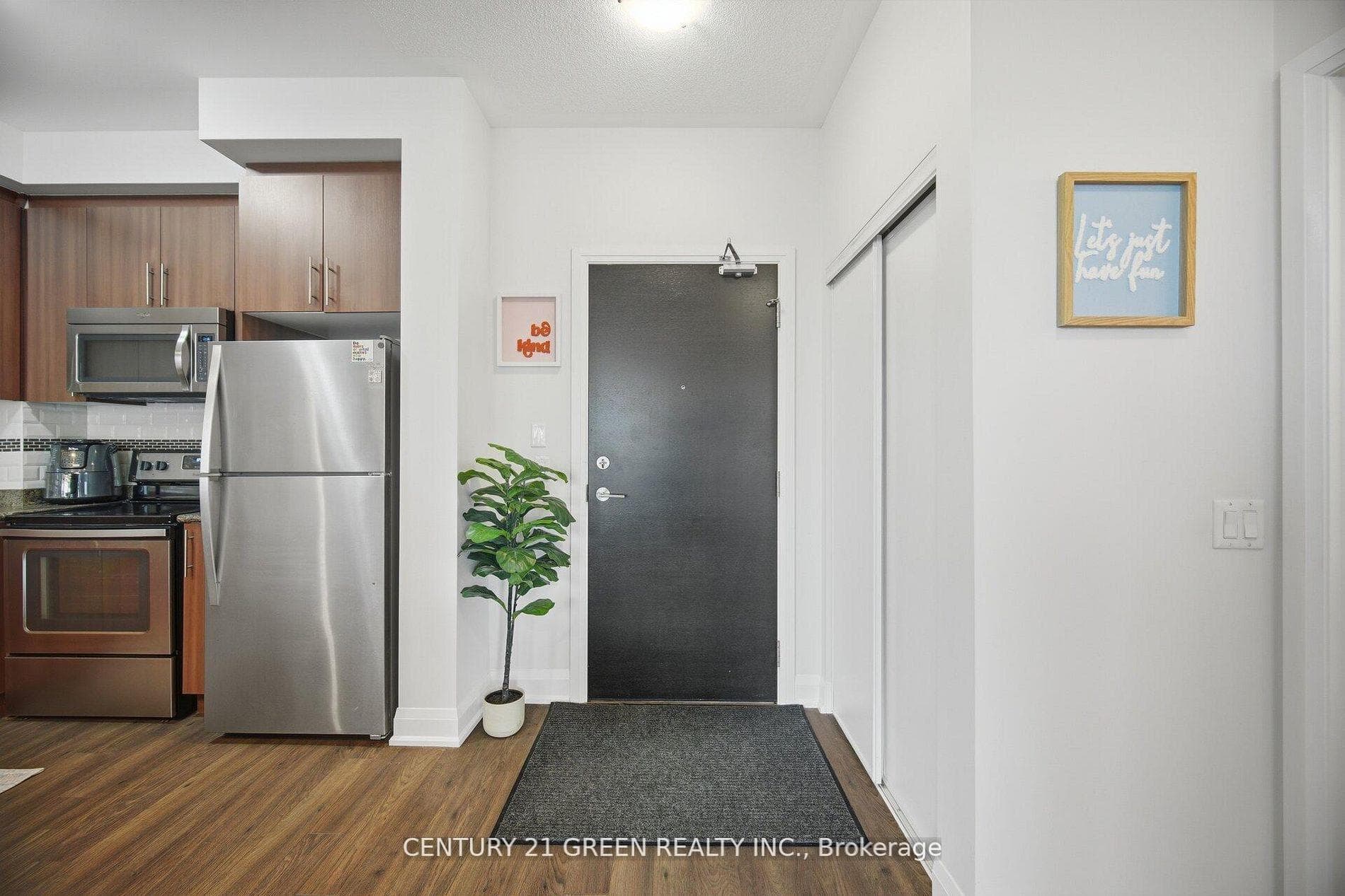 55 Yorkland Boulevard Unit 409 - Condo photo 6 of 27 in Brampton, Ontario