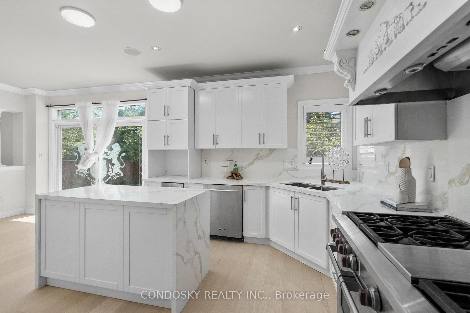 3322 Fox Run Circle - Detached photo 14 of 50 in Oakville, Ontario