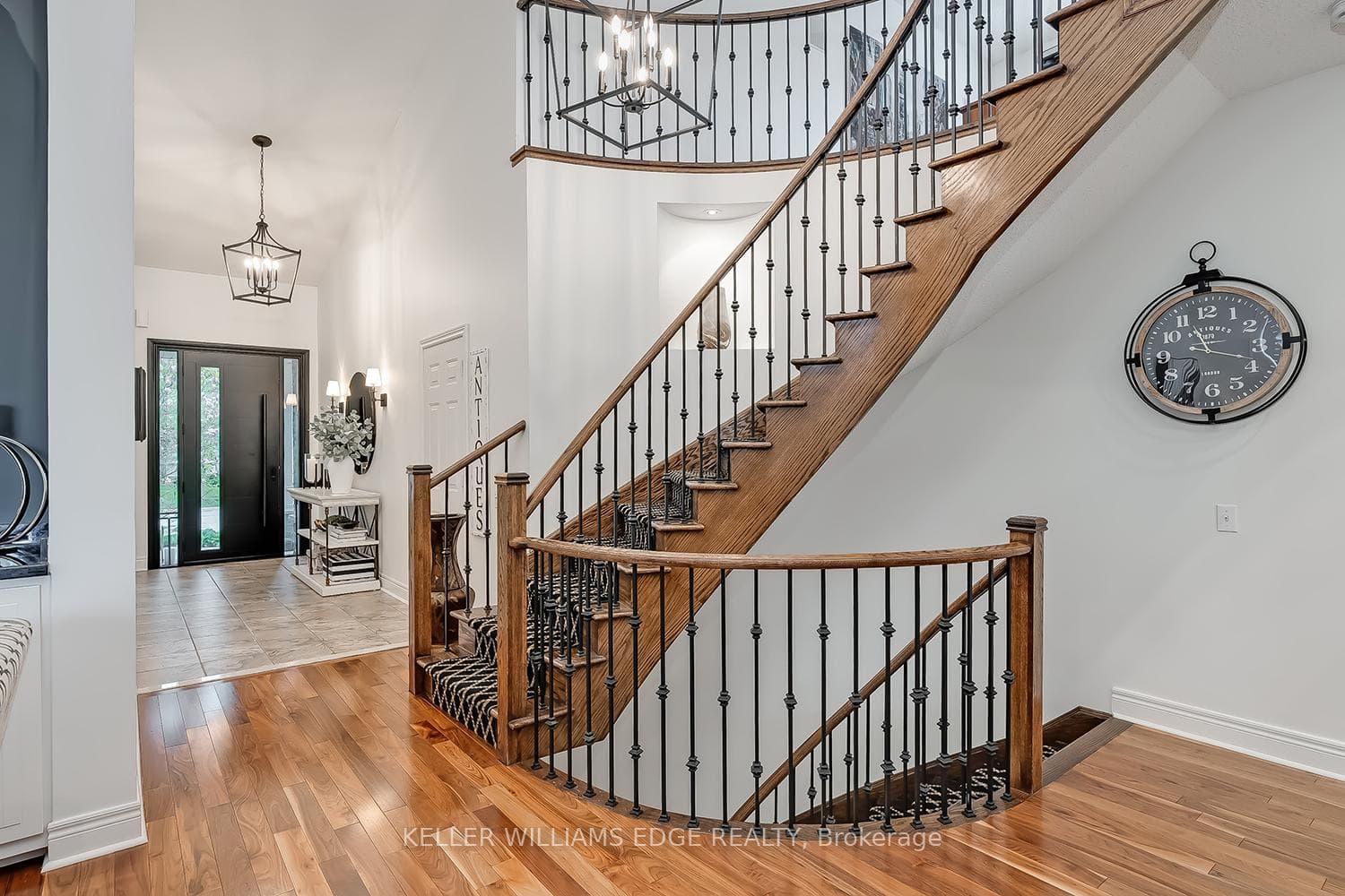 4285 Couples Crescent - Detached photo 7 of 46 in Burlington, Ontario