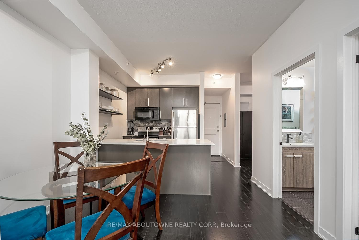 5010 Corporate Drive Unit 116 - Condo photo 9 of 29 in Burlington, Ontario