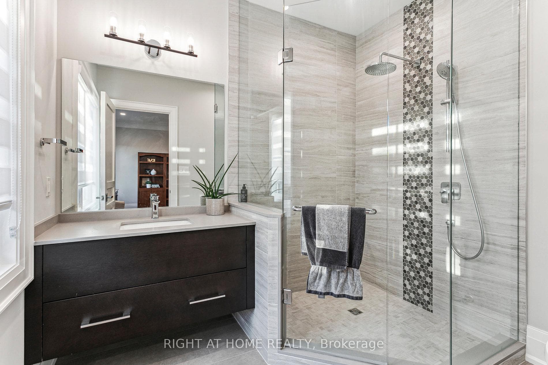 2606 Harvestmoon Lane - Detached photo 41 of 50 in Burlington, Ontario
