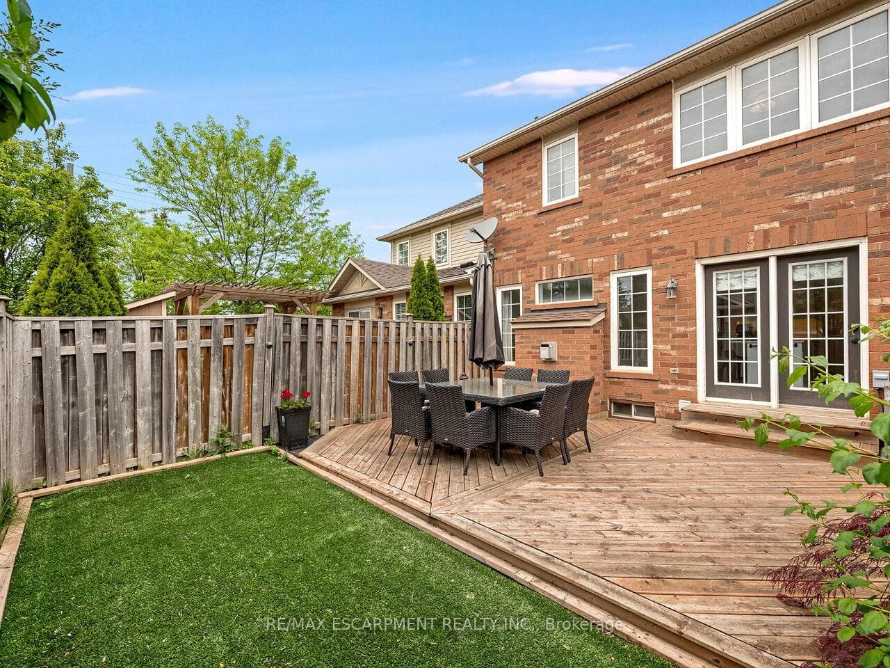 2448 Wooden Hill Circle - Townhouse photo 45 of 50 in Oakville, Ontario