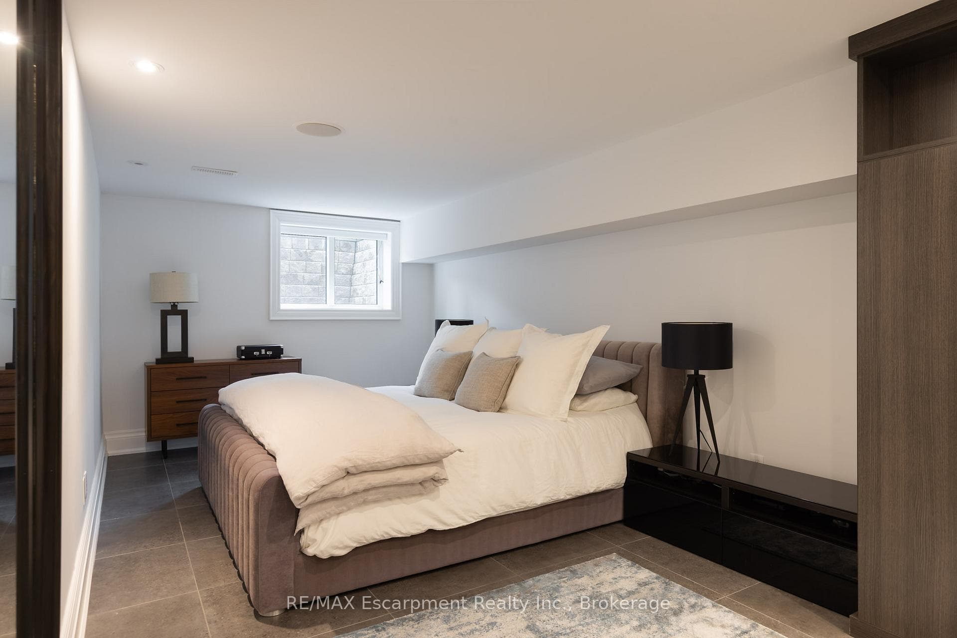 146 Abbey Court - Detached photo 39 of 45 in Oakville, Ontario
