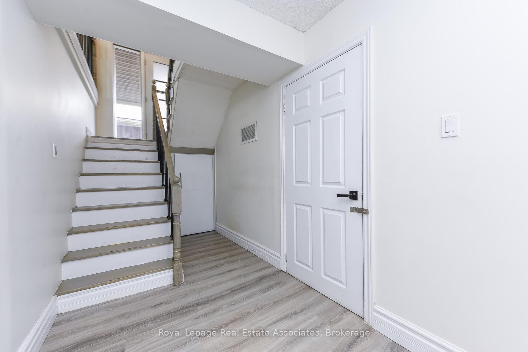 665 Kipling Avenue - Commercial photo 30 of 43 in Etobicoke (Islington / Rexdale), Ontario