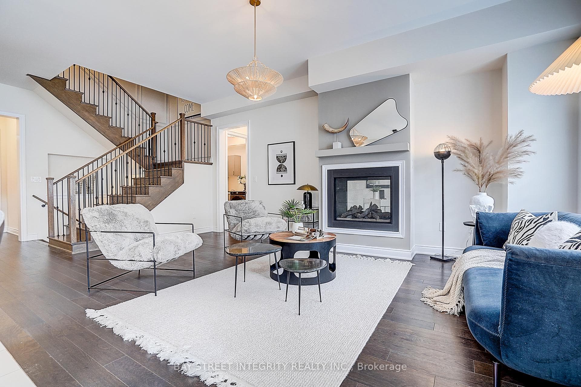 38 Settlers Road - Detached photo 17 of 50 in Oakville, Ontario