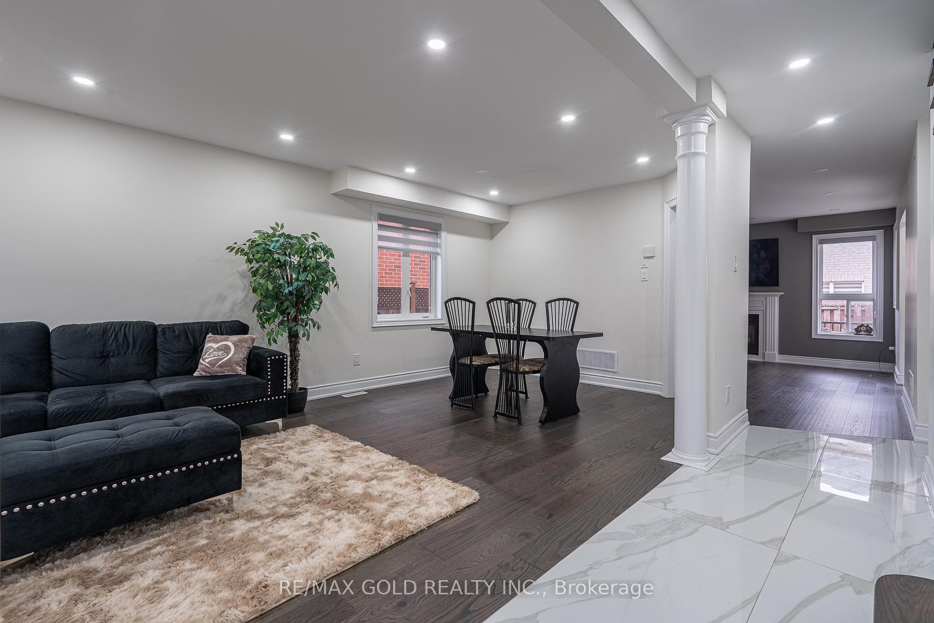 6 Meadow Glade Road - Detached photo 4 of 36 in Brampton, Ontario