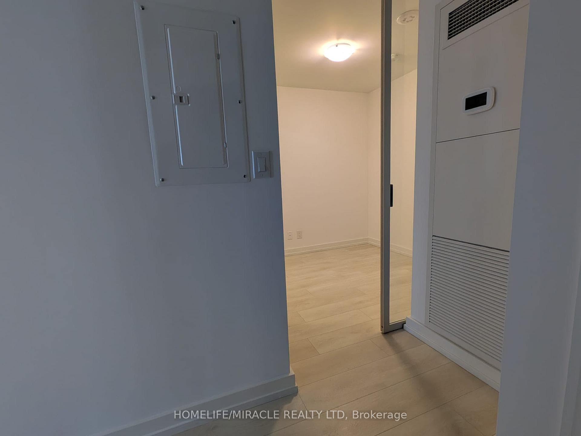 75 James Street Unit 2307 - Condo photo 9 of 13 in Hamilton, Ontario