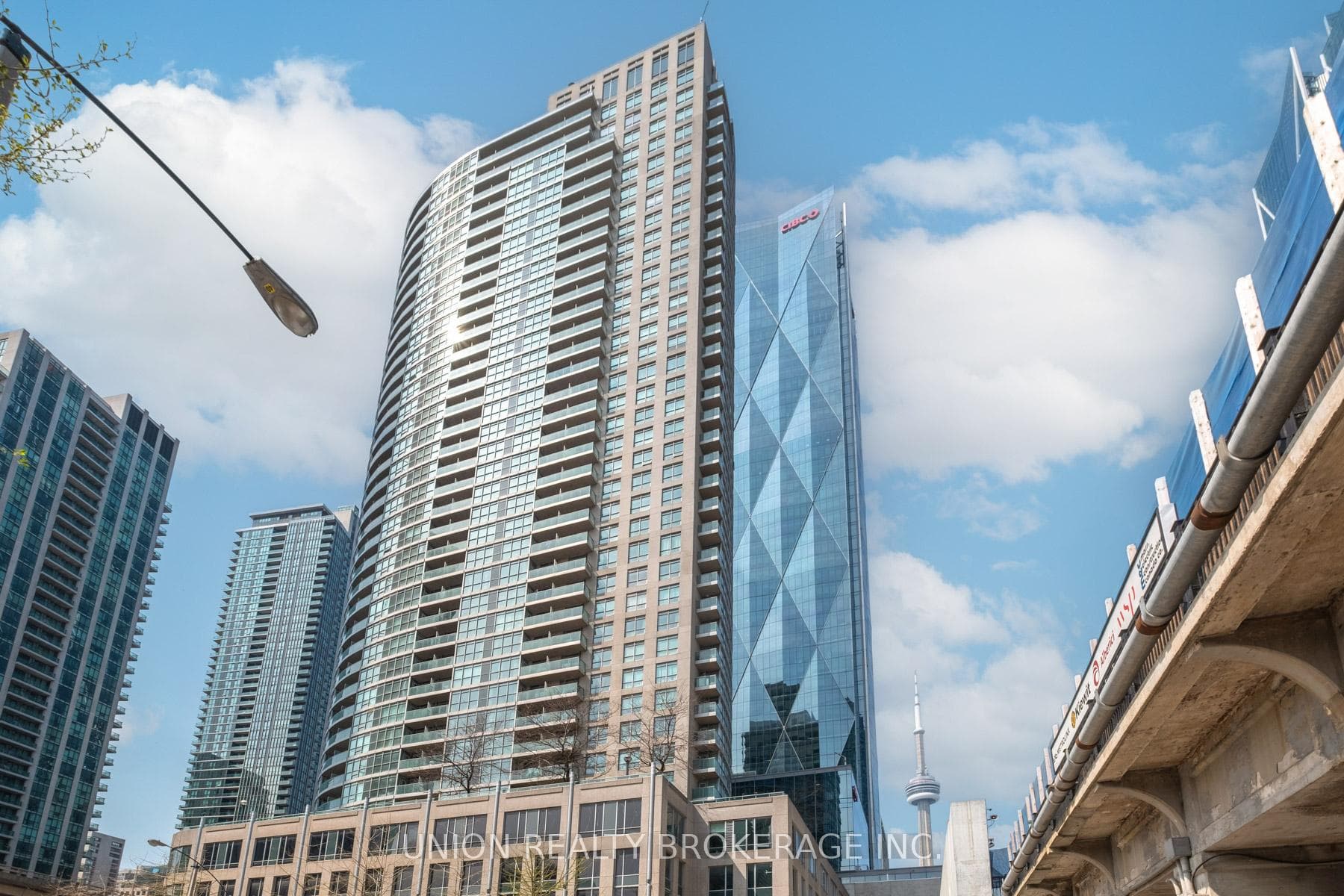 18 Yonge Street Unit 606 - condo for sale in Downtown Toronto / Waterfront