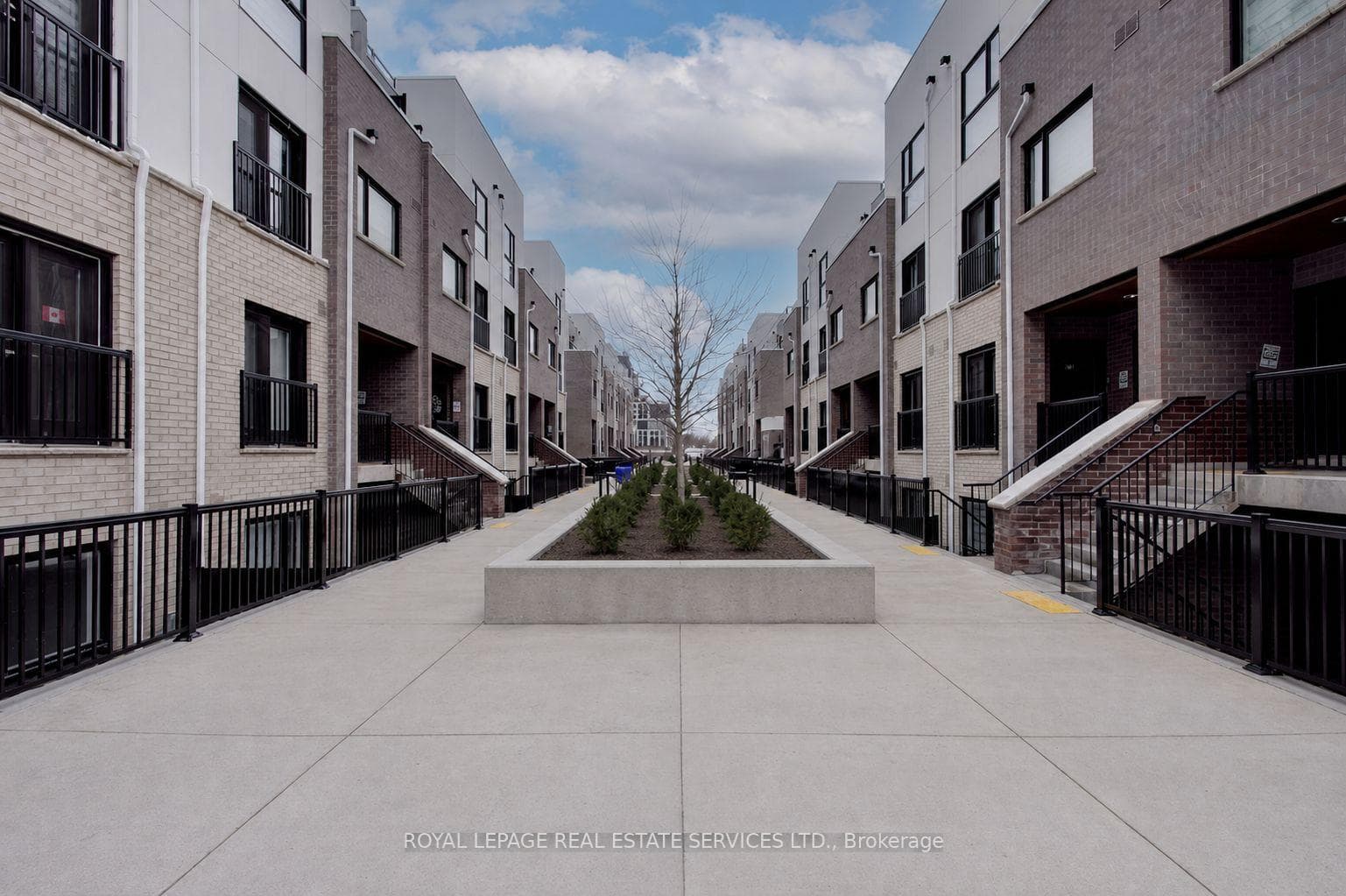 349 Wheat Boom Drive Unit 123 - Condo photo 19 of 20 in Oakville, Ontario