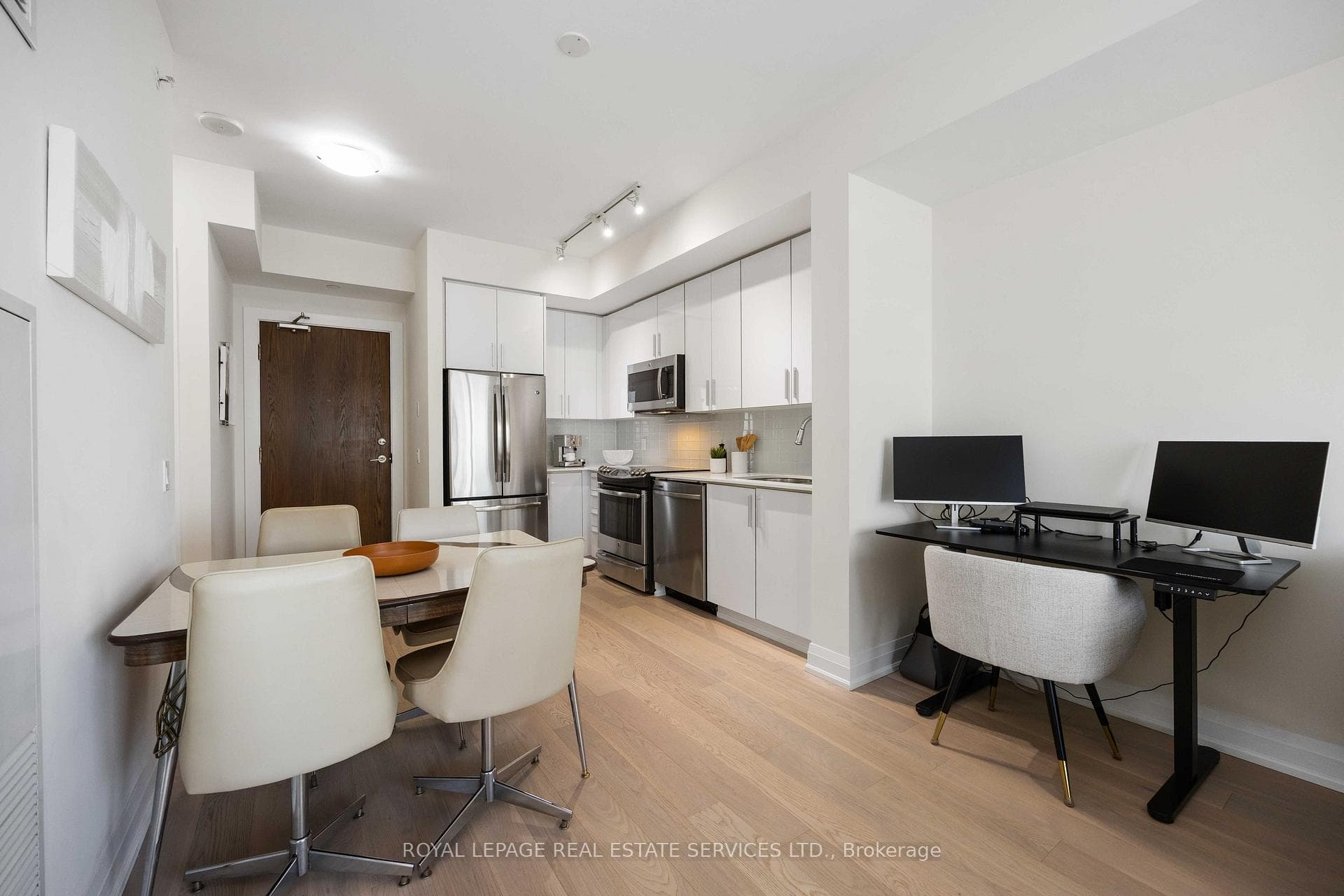 2212 Lake Shore Boulevard Unit 3807 - Condo photo 12 of 44 in Liberty Village / Parkdale / South Parkdale, Ontario