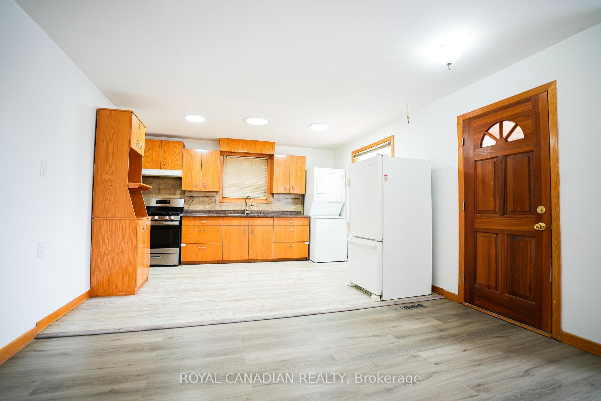 67 Sutherland Avenue - Detached photo 8 of 35 in Brampton, Ontario