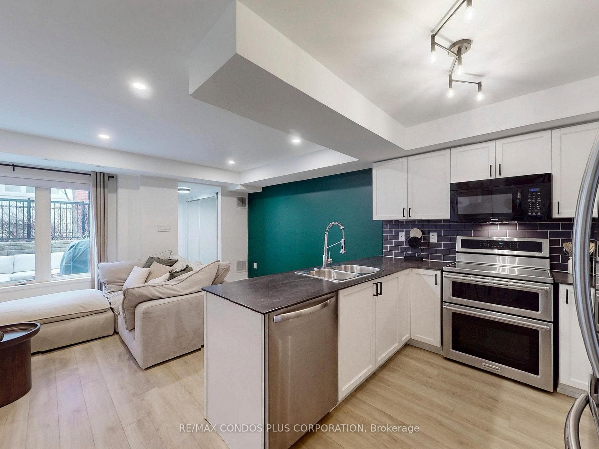 29 Florence Wyle Lane Unit 38 - Condo photo 16 of 43 in Riverdale / Leslieville, Ontario