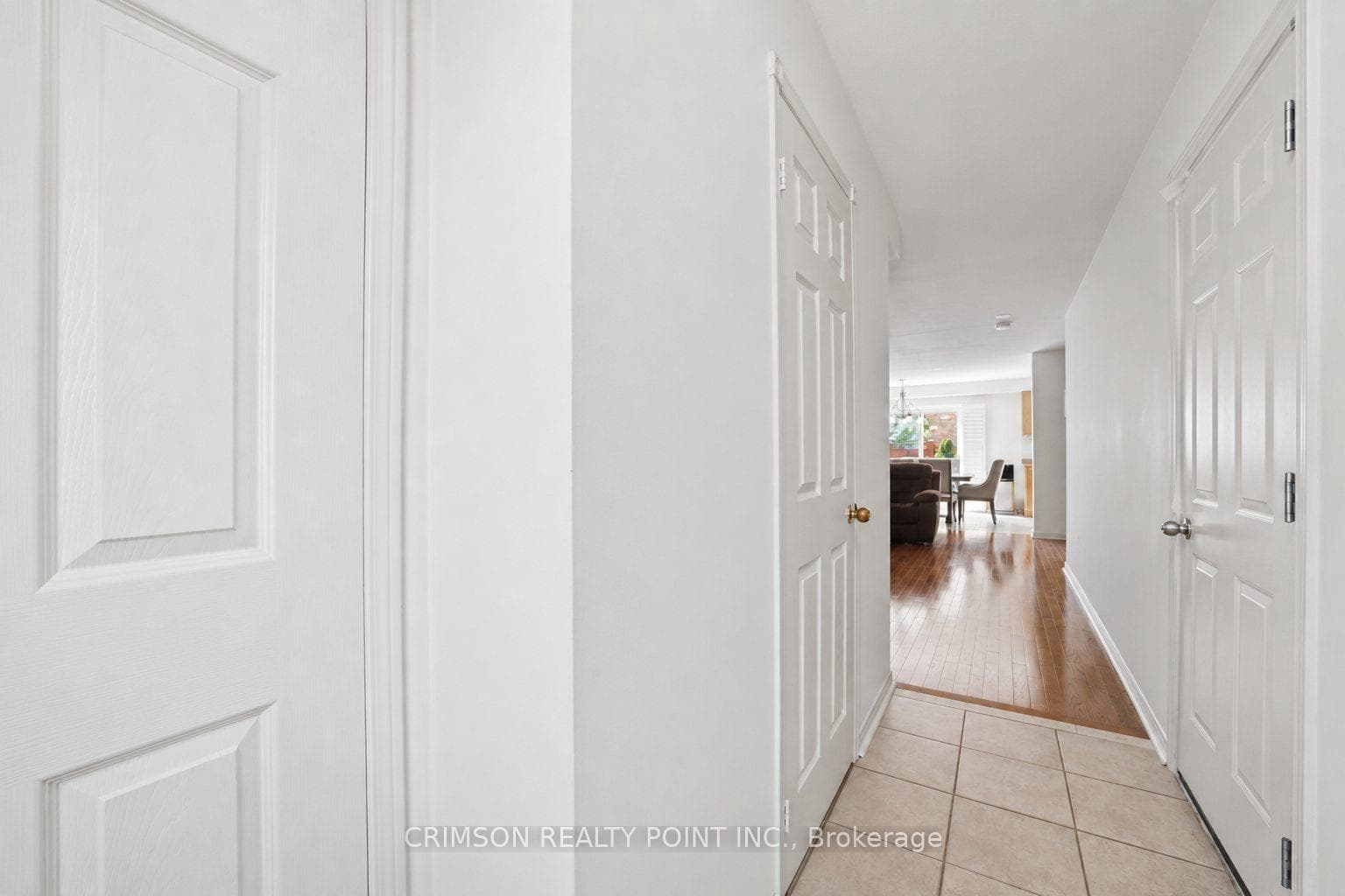 42 Dawson Crescent - Townhouse photo 3 of 37 in Milton, Ontario