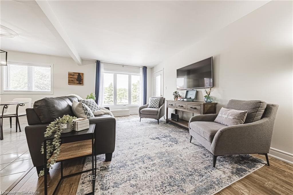 3050 Pinemeadow Drive Unit 30 - home for sale in Burlington, Ontario