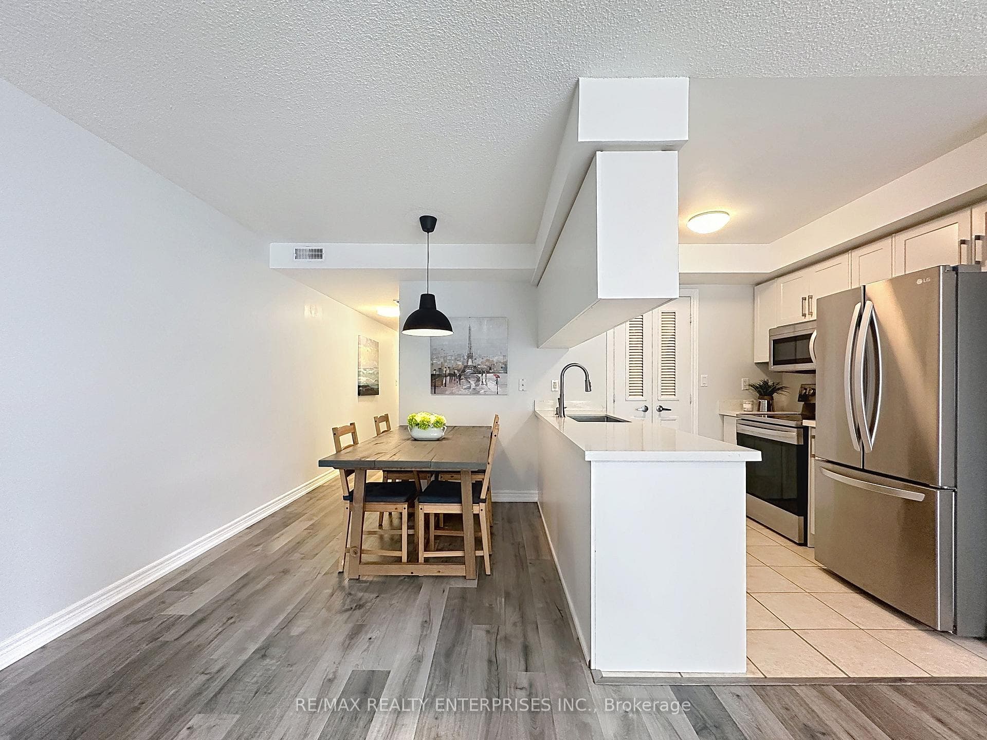 52 Aerodrome Crescent Unit 102 - Condo photo 16 of 47 in Flemingdon Park / Don Mills, Ontario