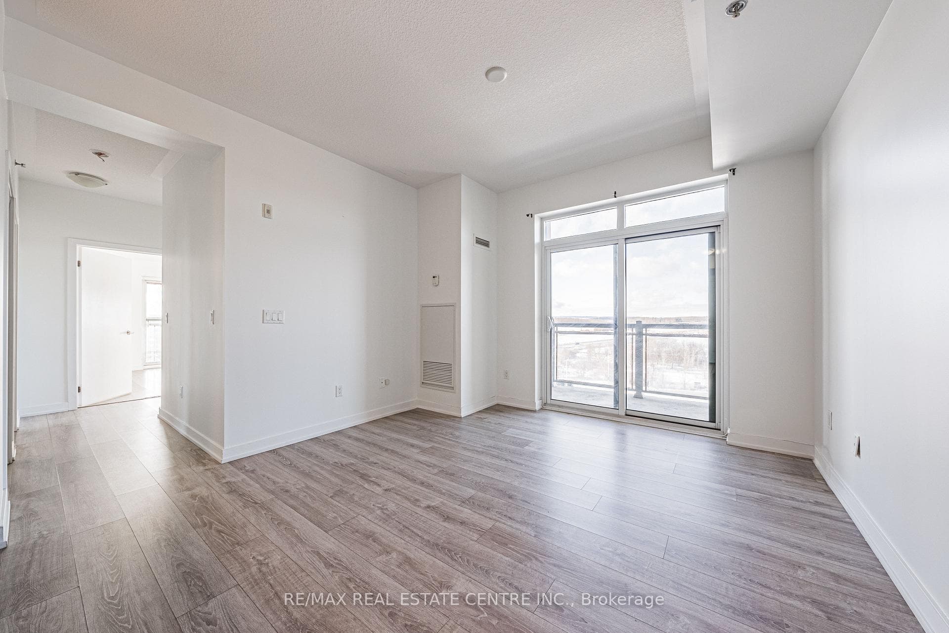 2486 Old Bronte Road Unit 706 - Condo photo 13 of 38 in Oakville, Ontario