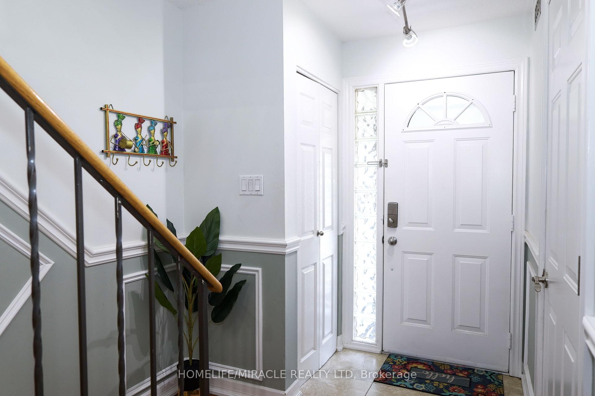 2440 Bromsgrove Road Unit 64 - Condo photo 4 of 40 in Mississauga, Ontario
