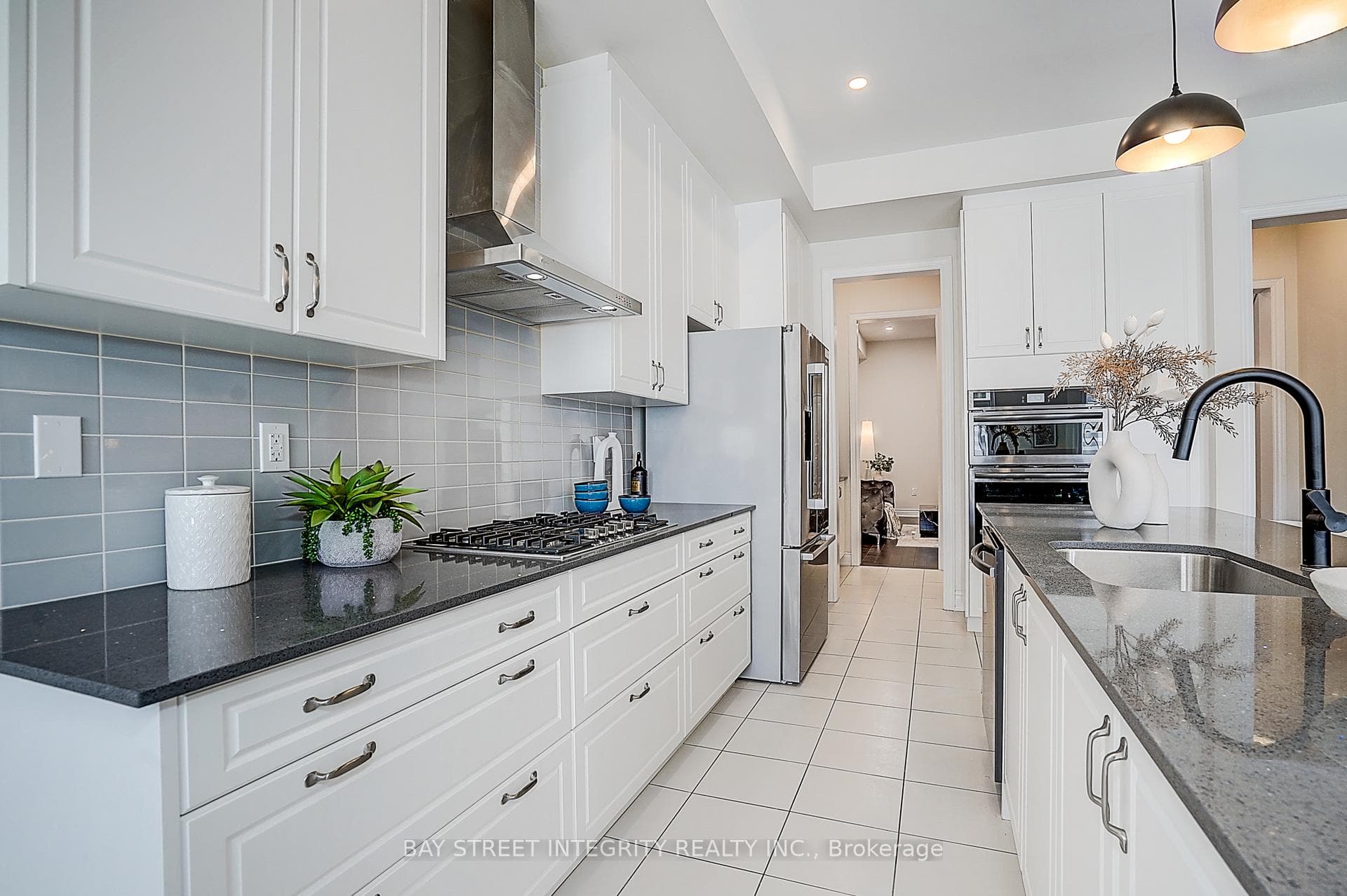 38 Settlers Road - Detached photo 18 of 50 in Oakville, Ontario