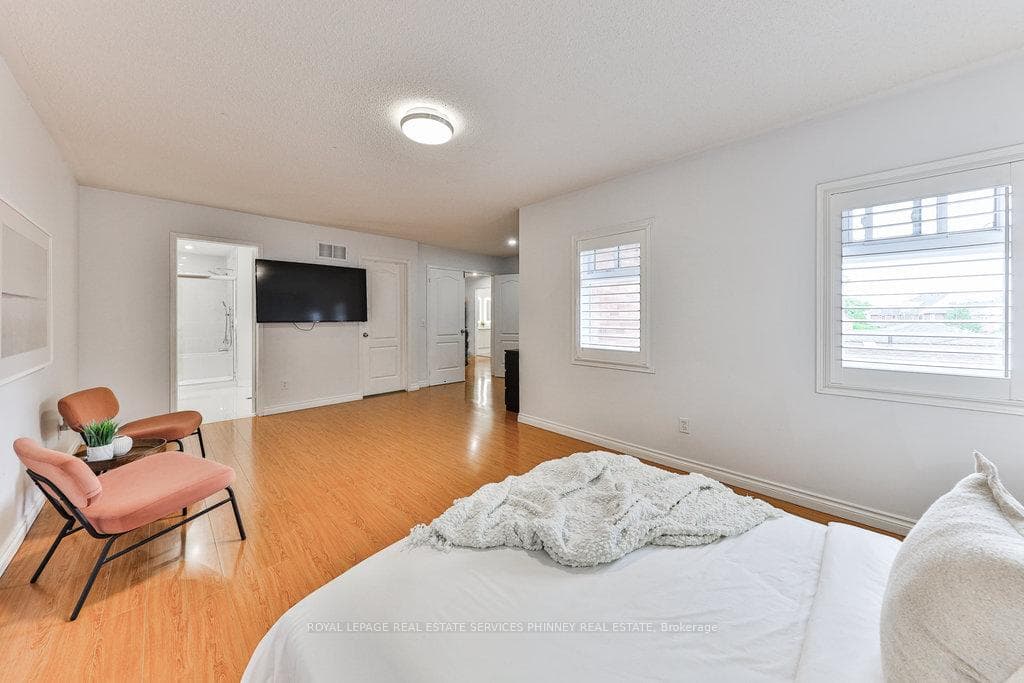 200 Lexington Road - Detached photo 16 of 37 in Oakville, Ontario