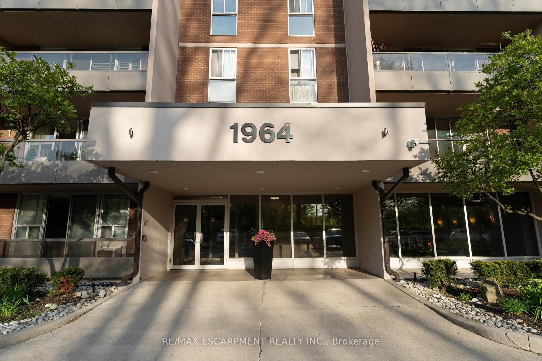 1964 MAIN Street Unit 1104 - Condo photo 3 of 43 in Hamilton, Ontario
