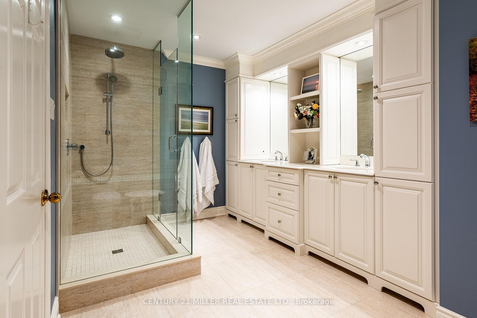 23 Chisholm Street - Townhouse photo 20 of 33 in Oakville, Ontario