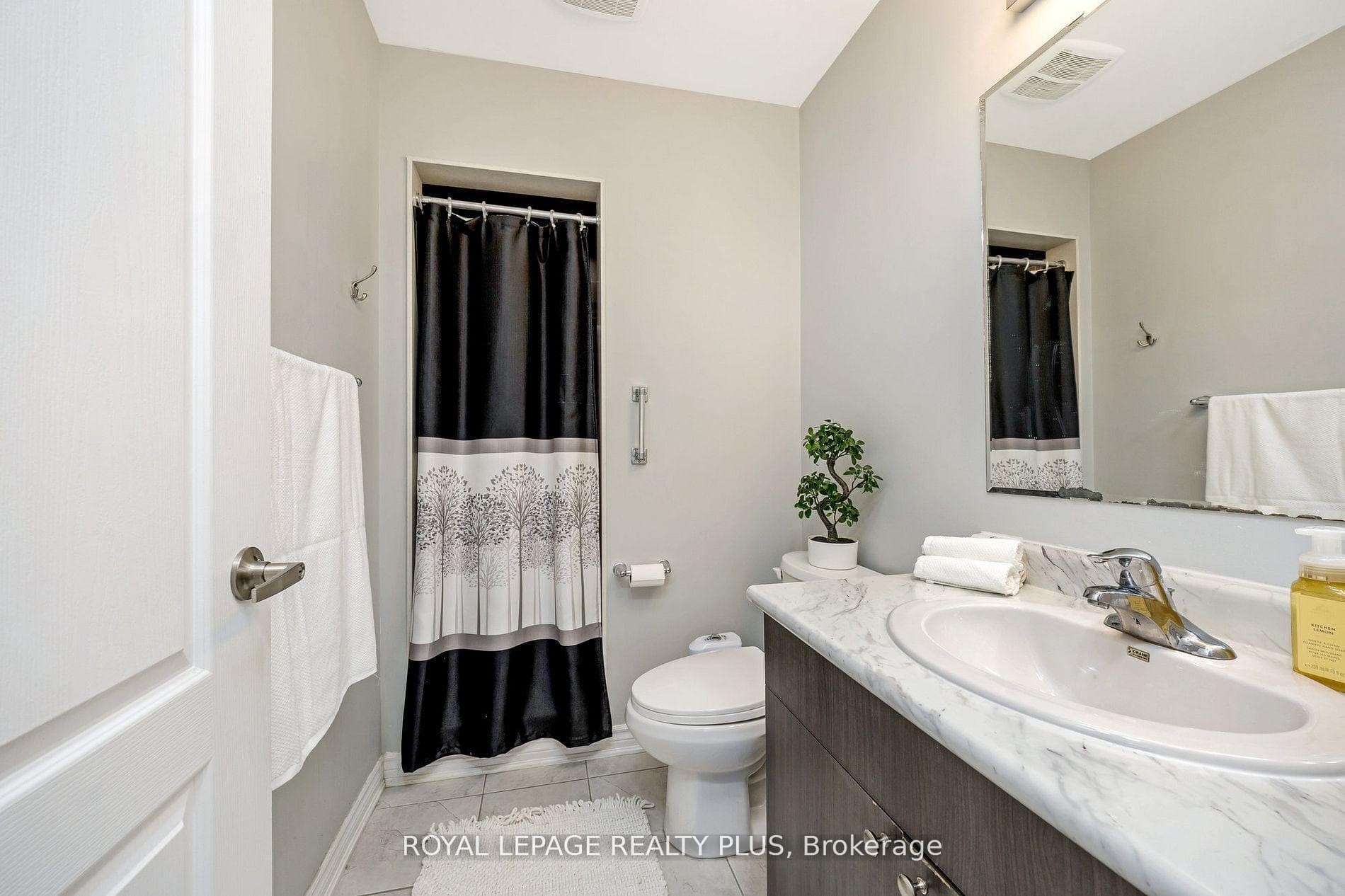 1542 Gainer Crescent - Townhouse photo 23 of 40 in Milton, Ontario