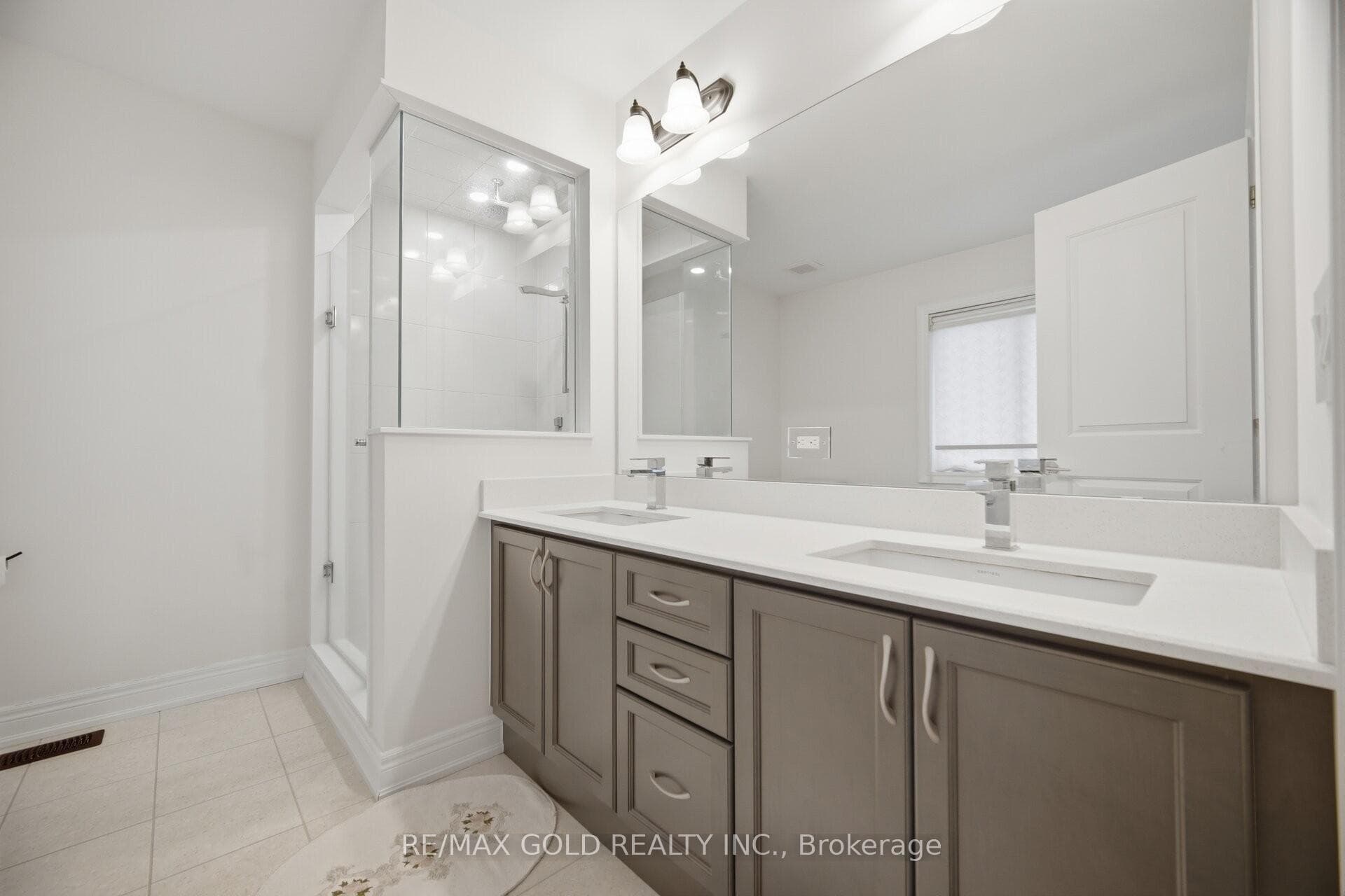 11 Sinatra Street - Detached photo 14 of 30 in Brampton, Ontario