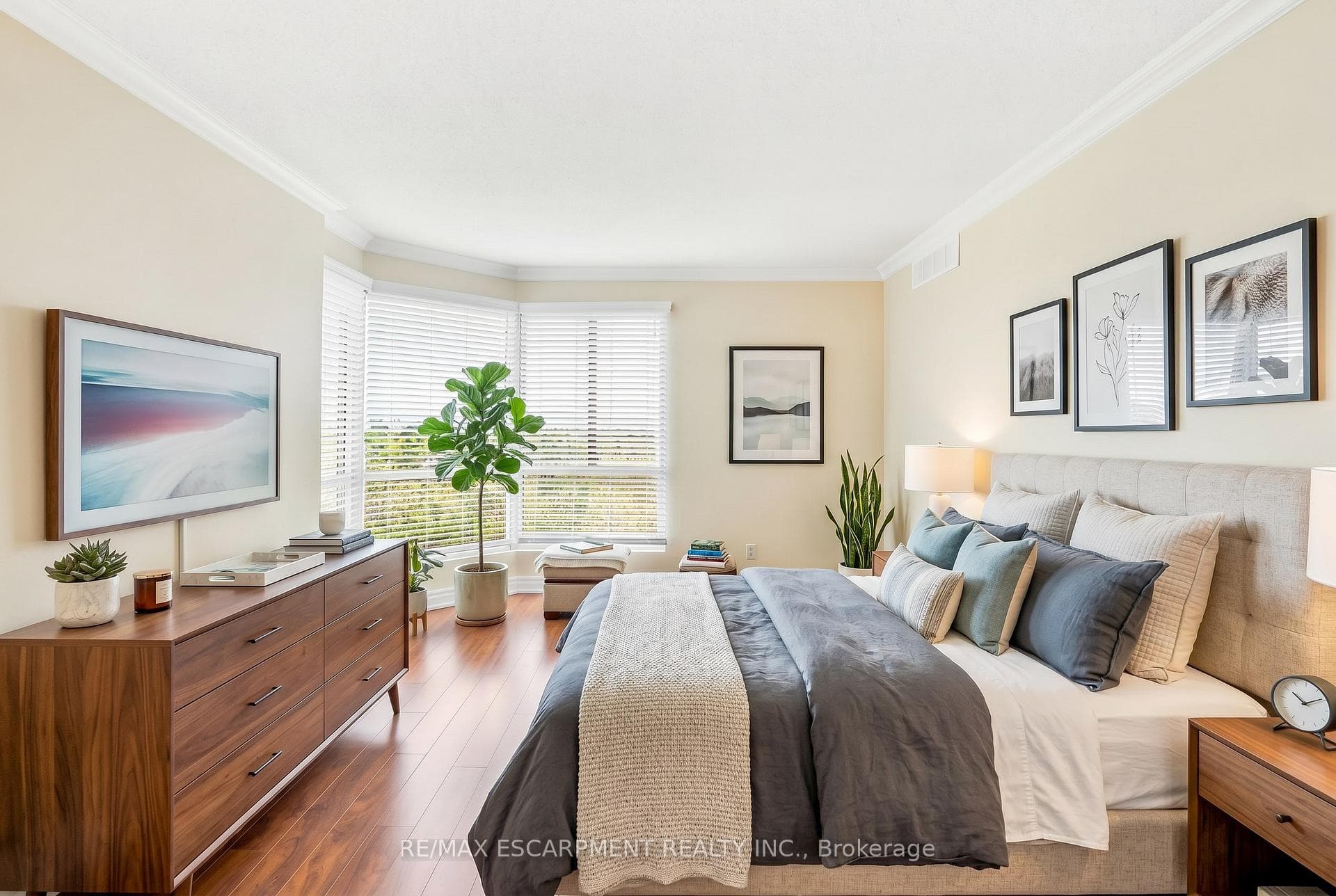 1201 North Shore Boulevard Unit 1003 - Condo photo 27 of 43 in Burlington, Ontario