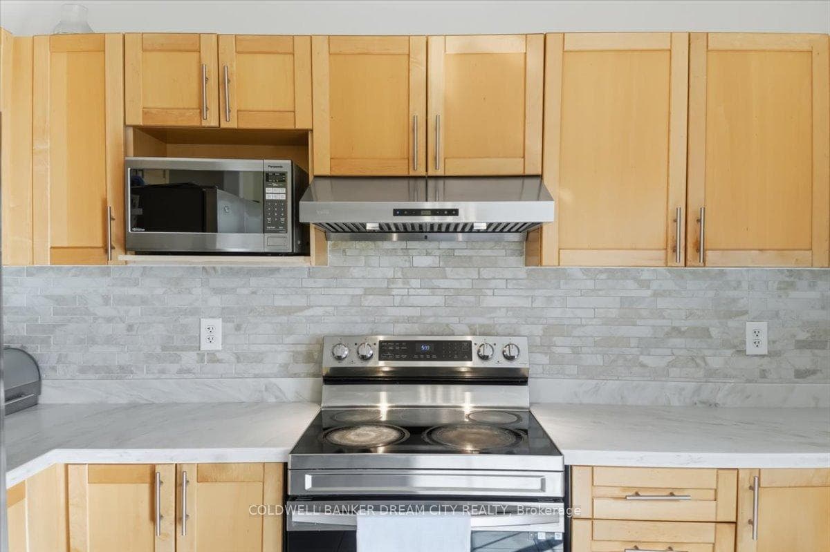 9738 Mclaughlin Road - Townhouse photo 9 of 45 in Brampton, Ontario