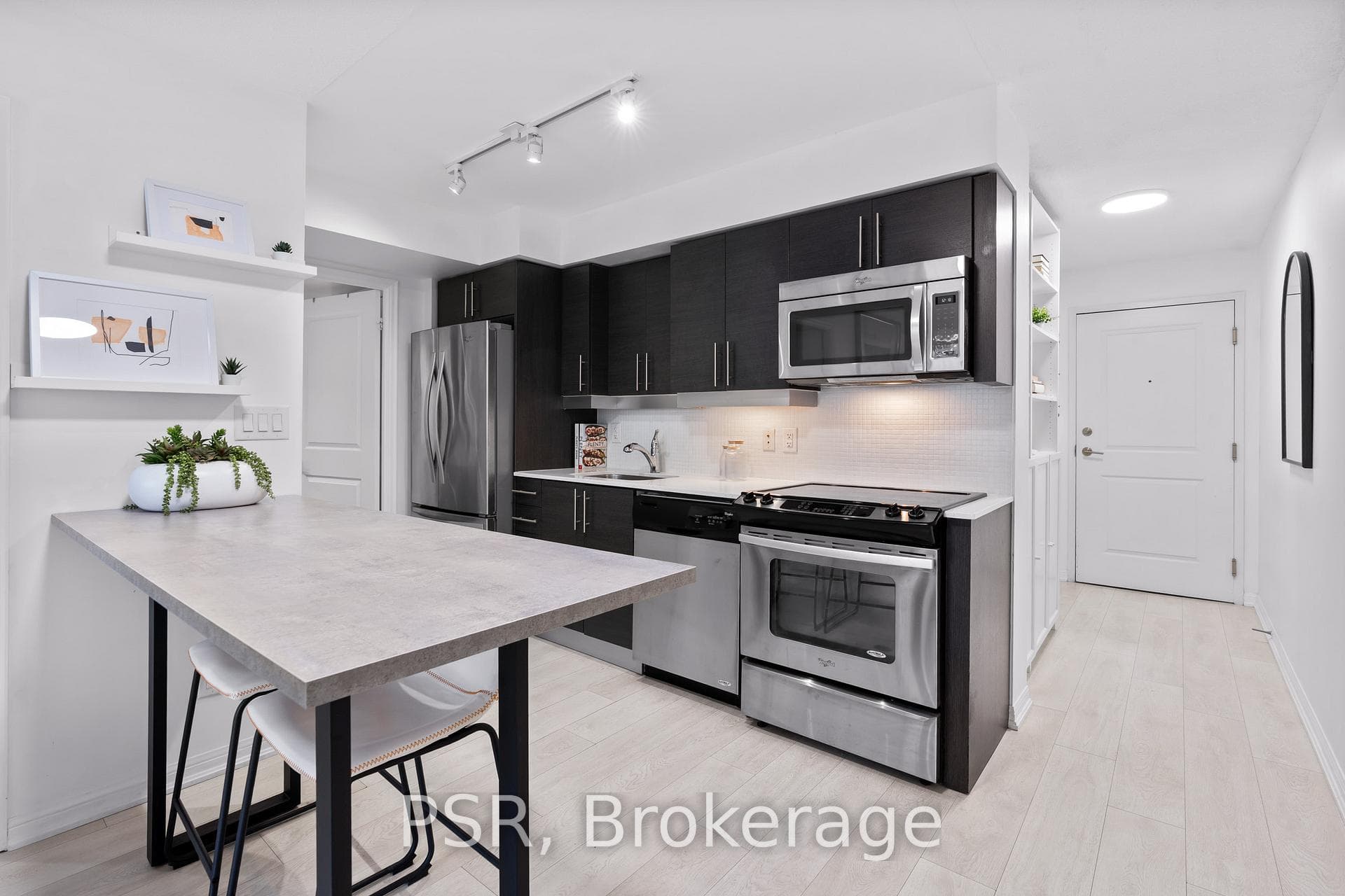 38 Grand Magazine Street Unit 1031 - Condo photo 8 of 25 in Downtown Toronto / Waterfront, Ontario