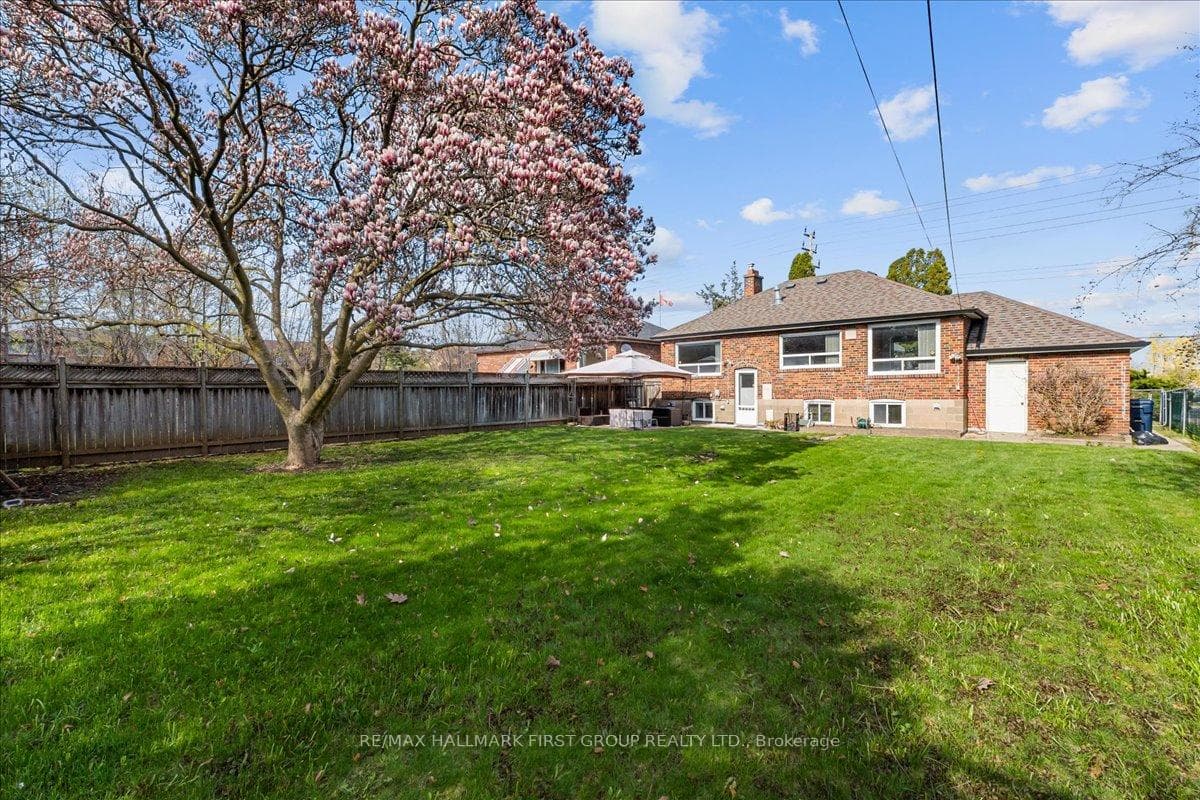2690 Islington Avenue - Detached photo 41 of 45 in Etobicoke (West Mall / Rexdale), Ontario