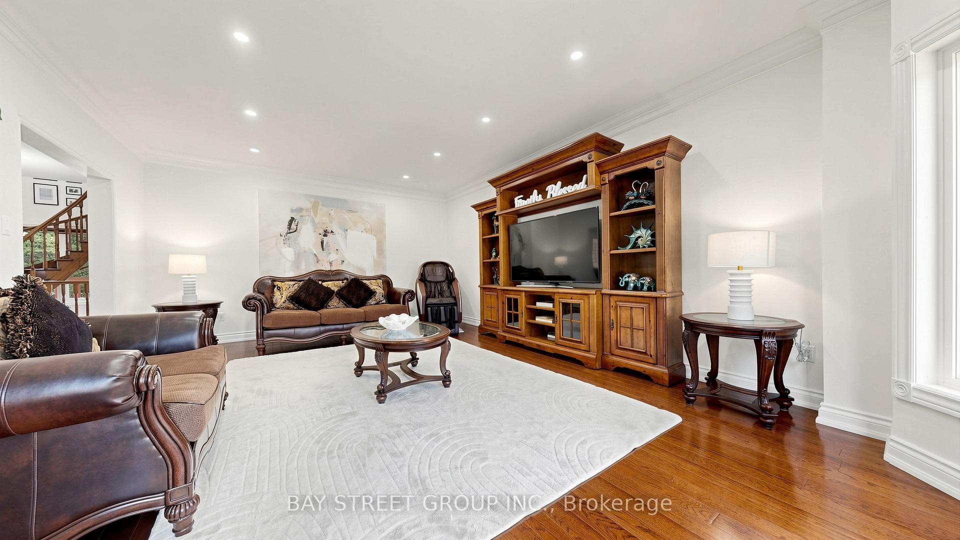 1742 Sir Monty's Drive - Detached photo 7 of 43 in Mississauga, Ontario