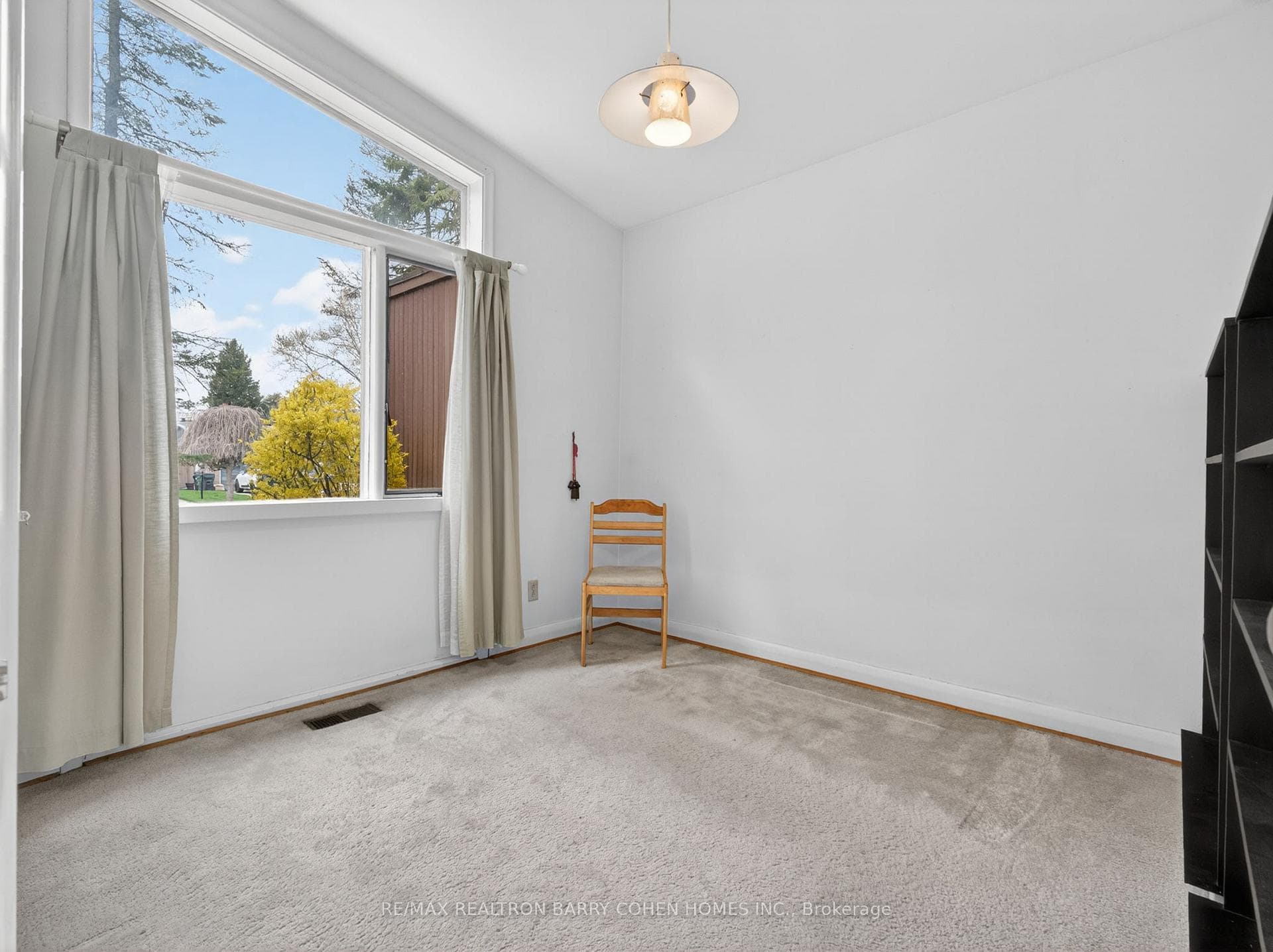 4 Malabar Place - Detached photo 8 of 19 in Don Mills / Parkwoods / Victoria Village, Ontario