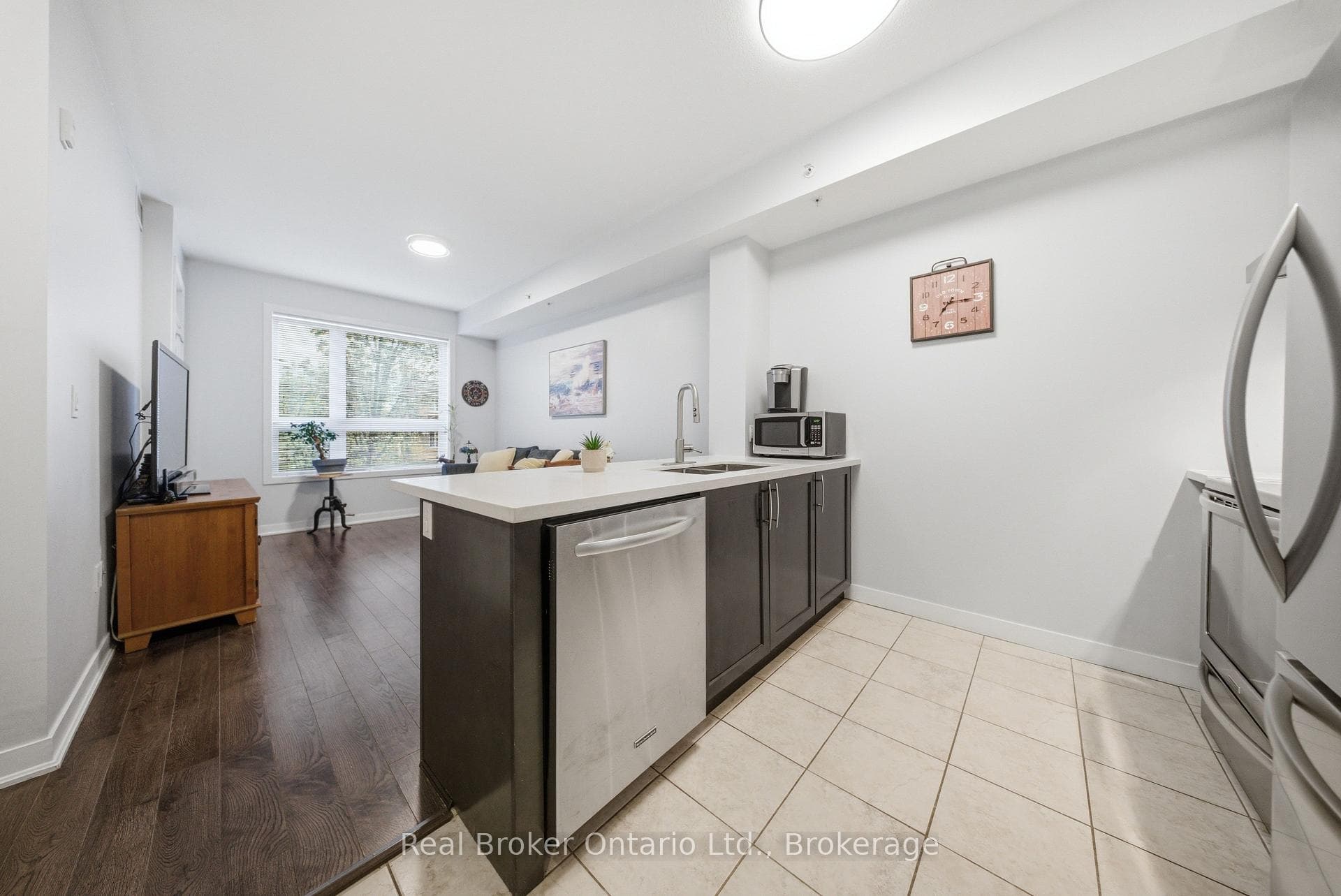 5010 Corporate Drive Unit 109 - Condo photo 5 of 38 in Burlington, Ontario